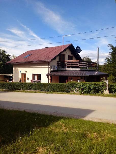 Guesthouse Marton Jezerce Exterior foto