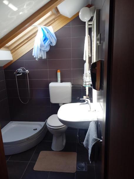 Guesthouse Marton Jezerce Zimmer foto